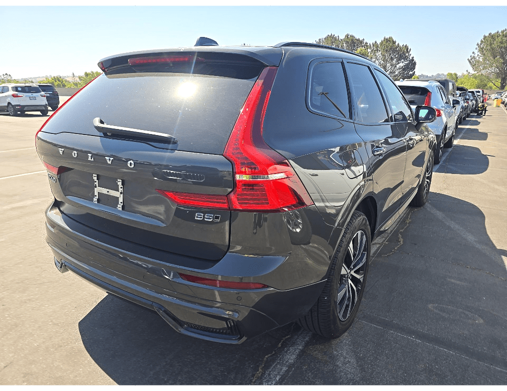 2025 Volvo XC60 B5 Core Panoramic Roof Blind Spot Assist Portland OR