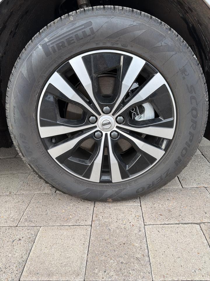 2025 Volvo XC60 B5 Core Bend OR