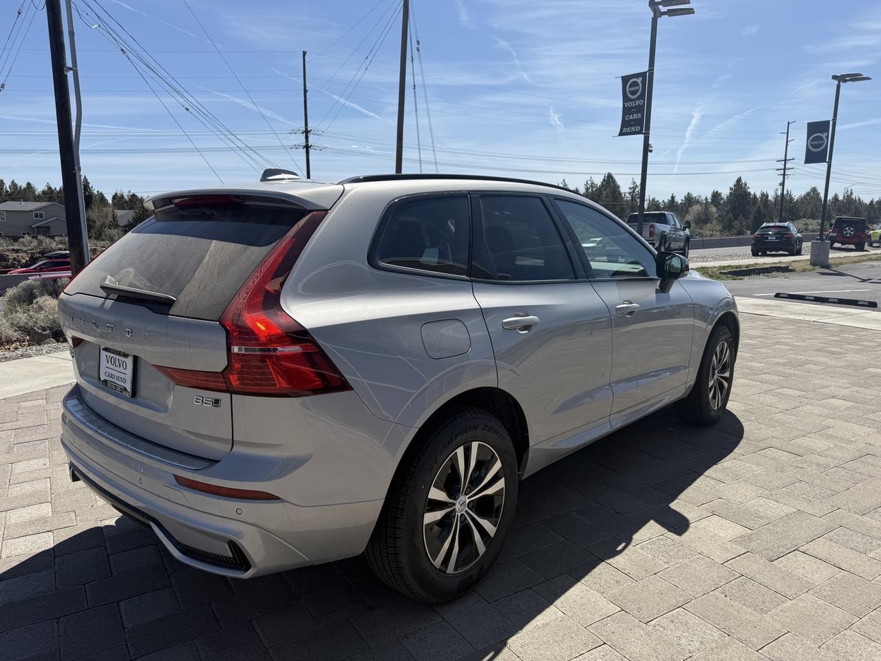 2025 Volvo XC60 B5 Core Bend OR