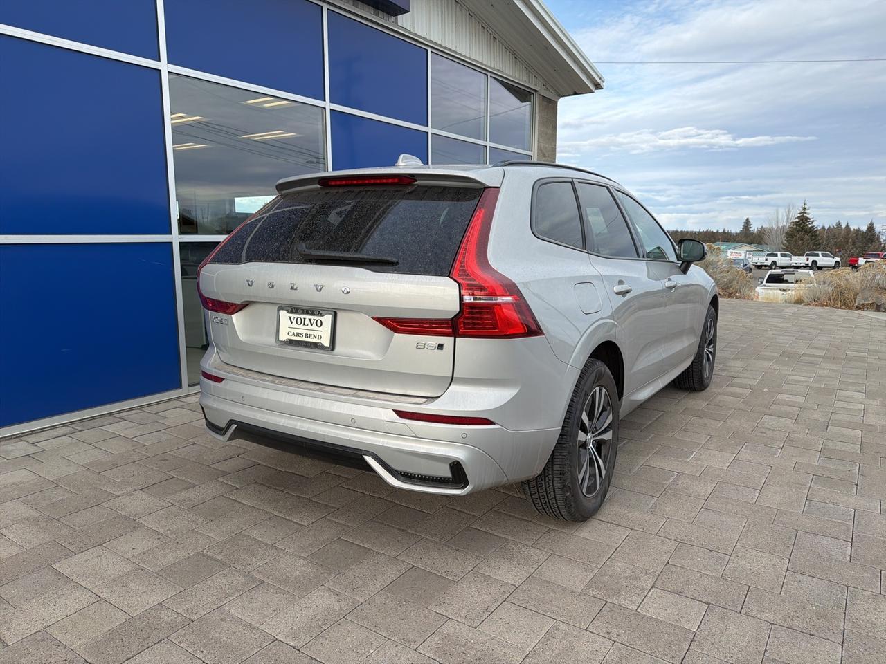 2025 Volvo XC60 B5 Core Bend OR