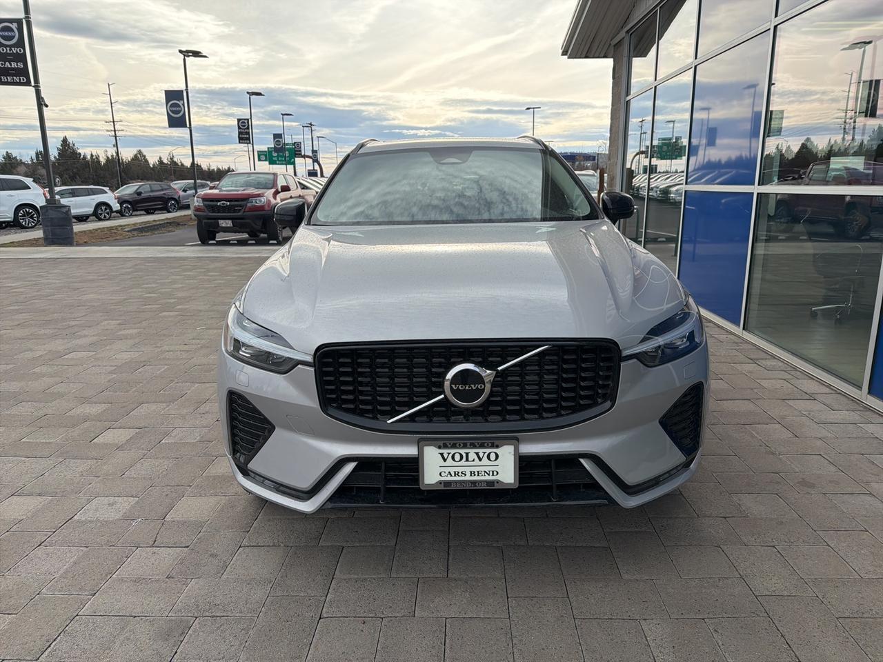 2025 Volvo XC60 B5 Core Bend OR