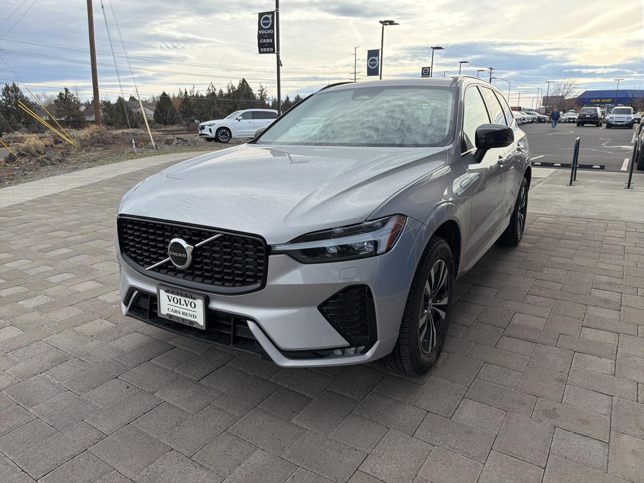 2025 Volvo XC60 B5 Core Bend OR