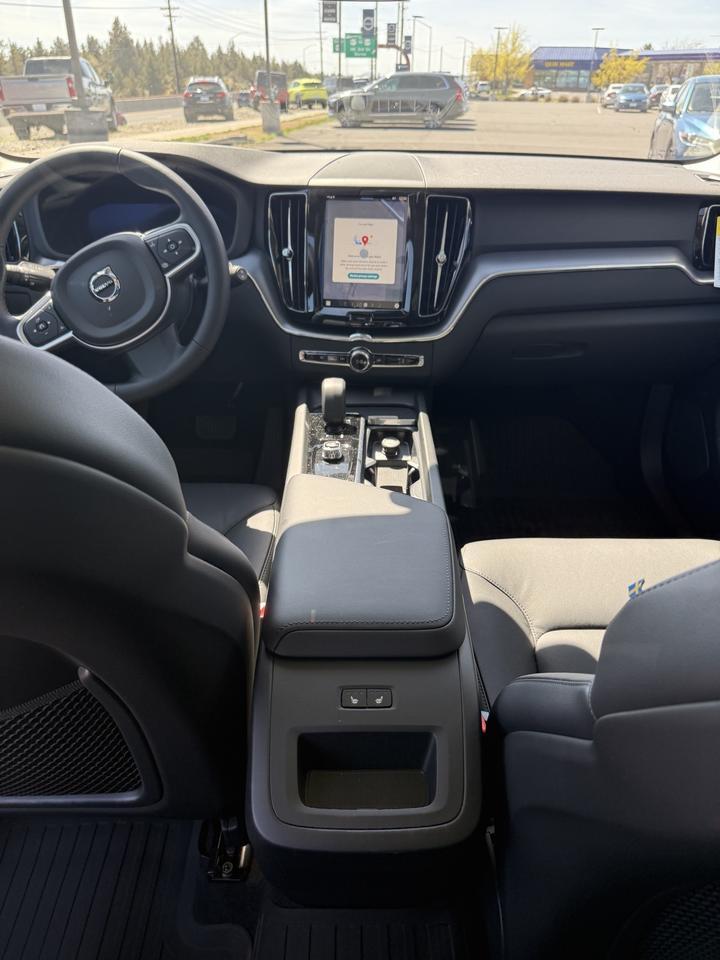 2025 Volvo XC60 B5 Core Bend OR