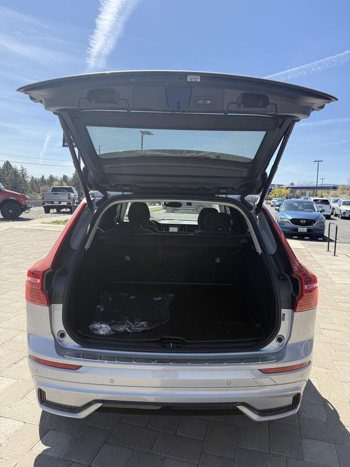 2025 Volvo XC60 B5 Core Bend OR