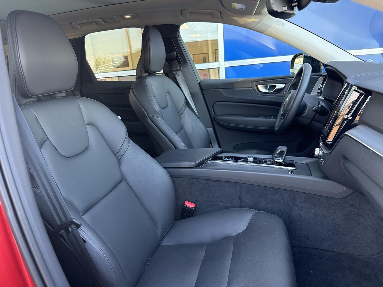 2025 Volvo XC60 B5 Core Bend OR