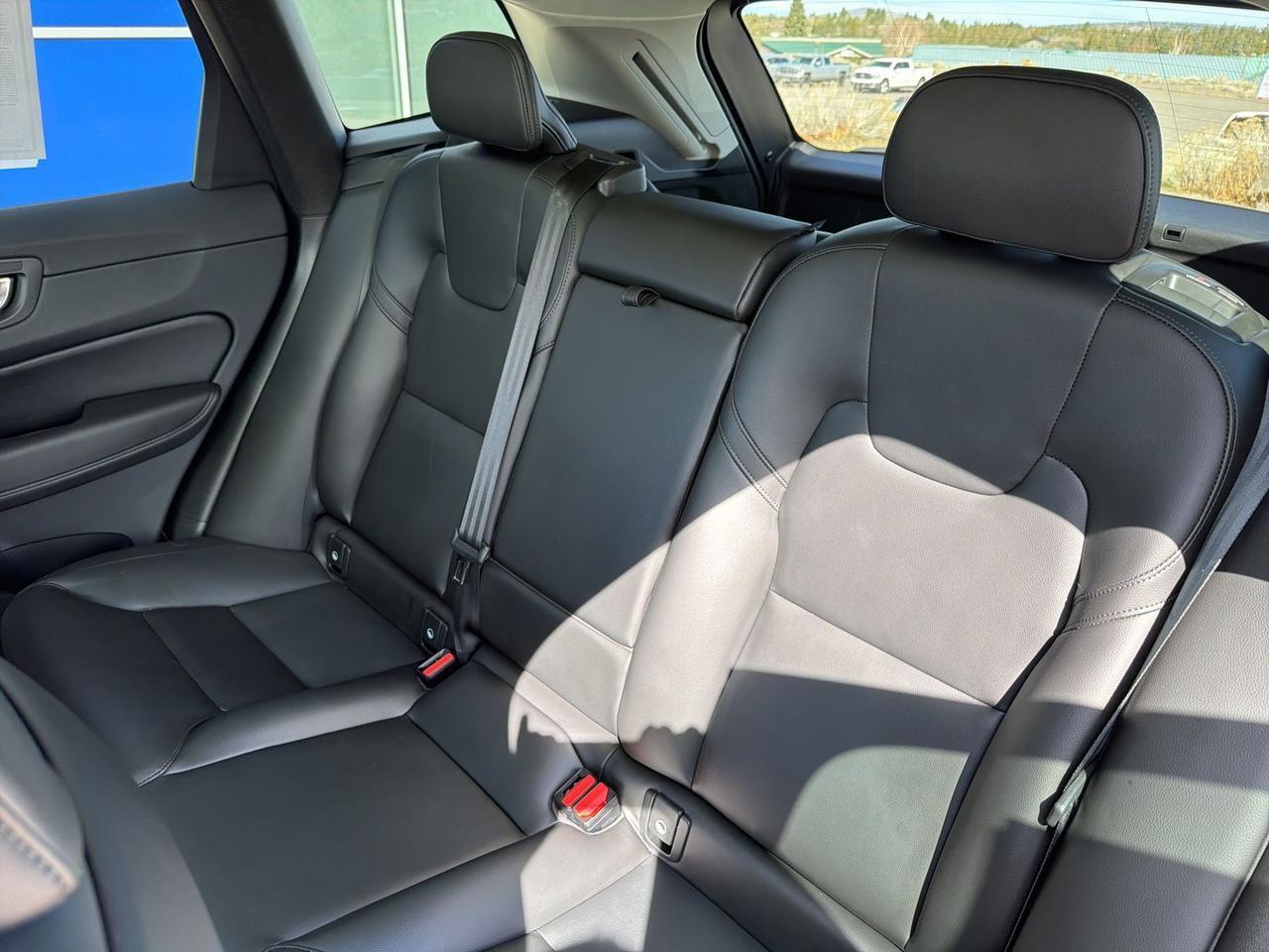 2025 Volvo XC60 B5 Core Bend OR