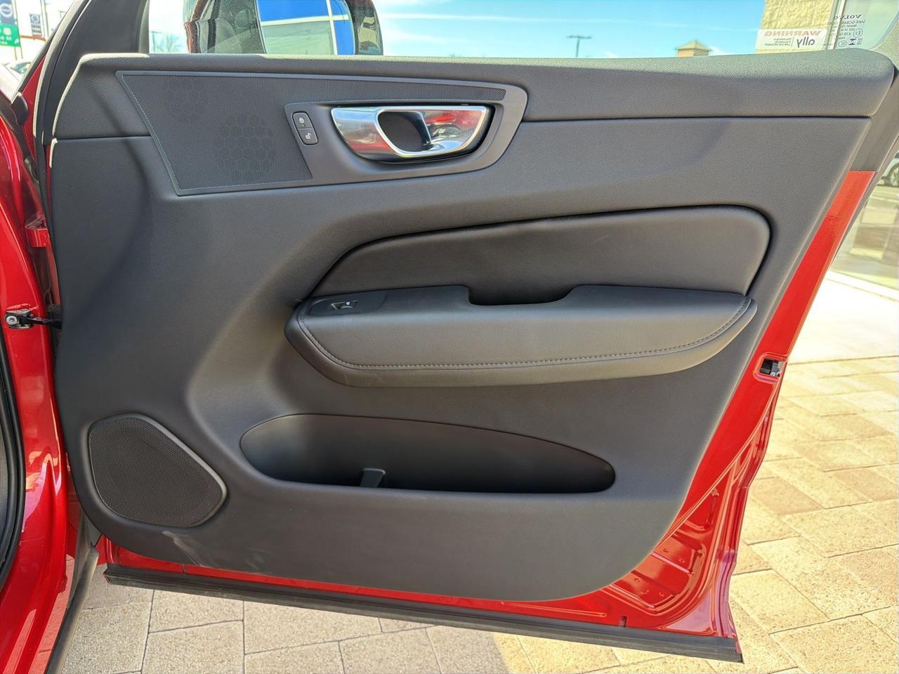 2025 Volvo XC60 B5 Core Bend OR