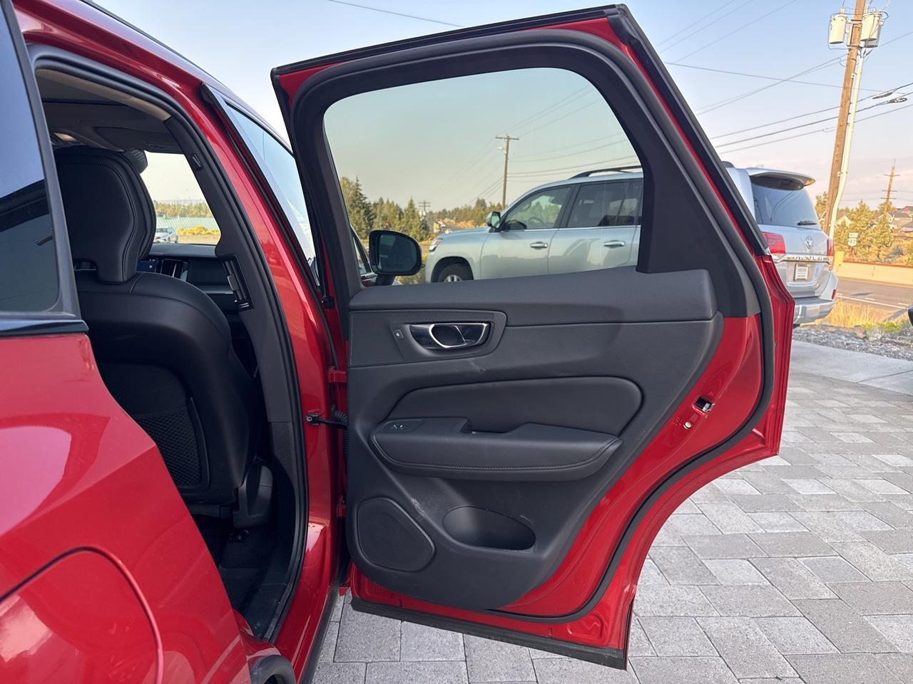2025 Volvo XC60 B5 Core Bend OR