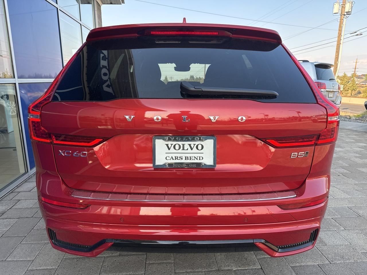 2025 Volvo XC60 B5 Core Bend OR