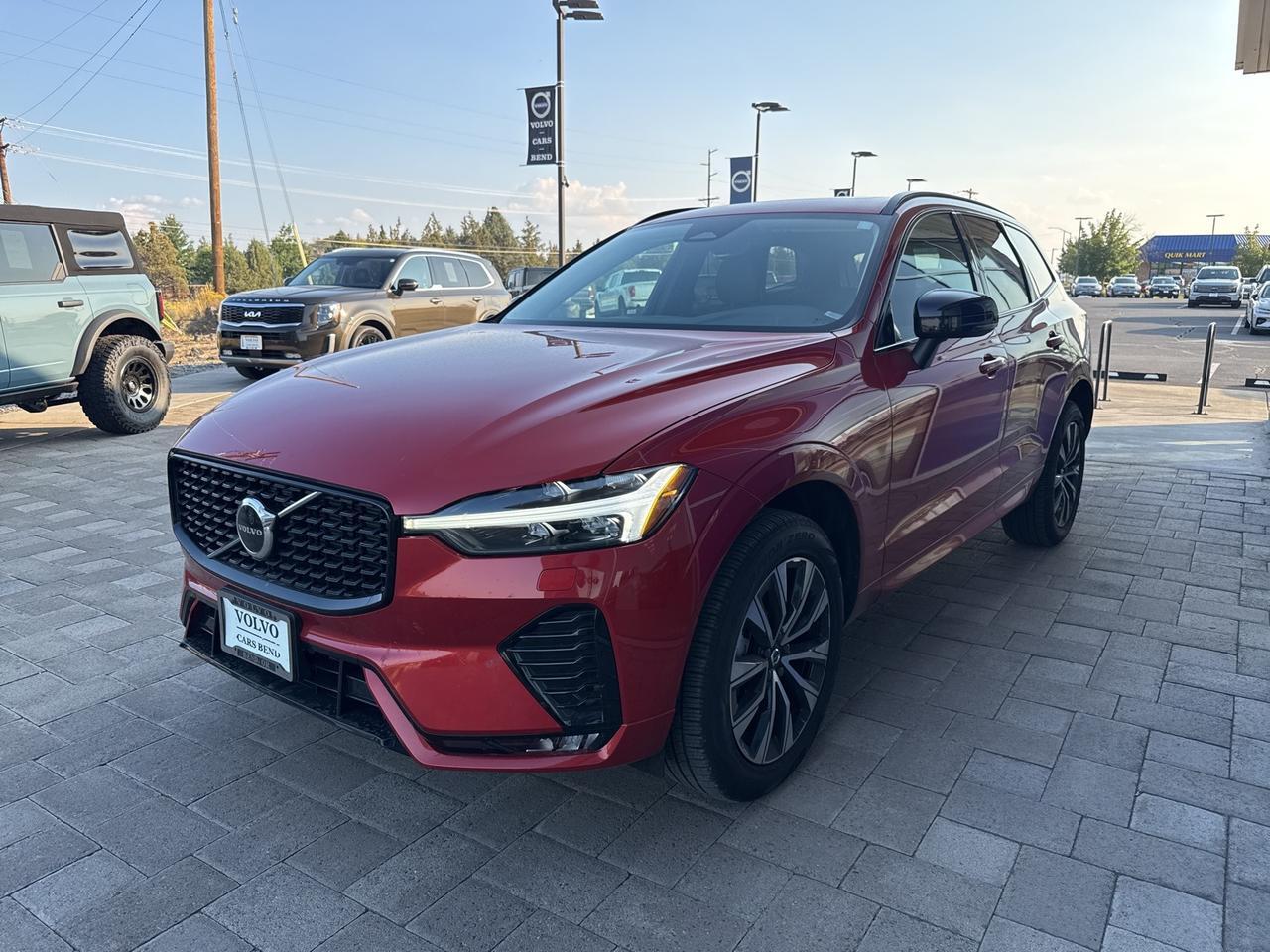 2025 Volvo XC60 B5 Core Bend OR