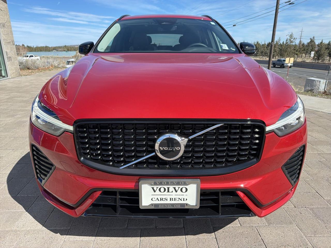 2025 Volvo XC60 B5 Core Bend OR
