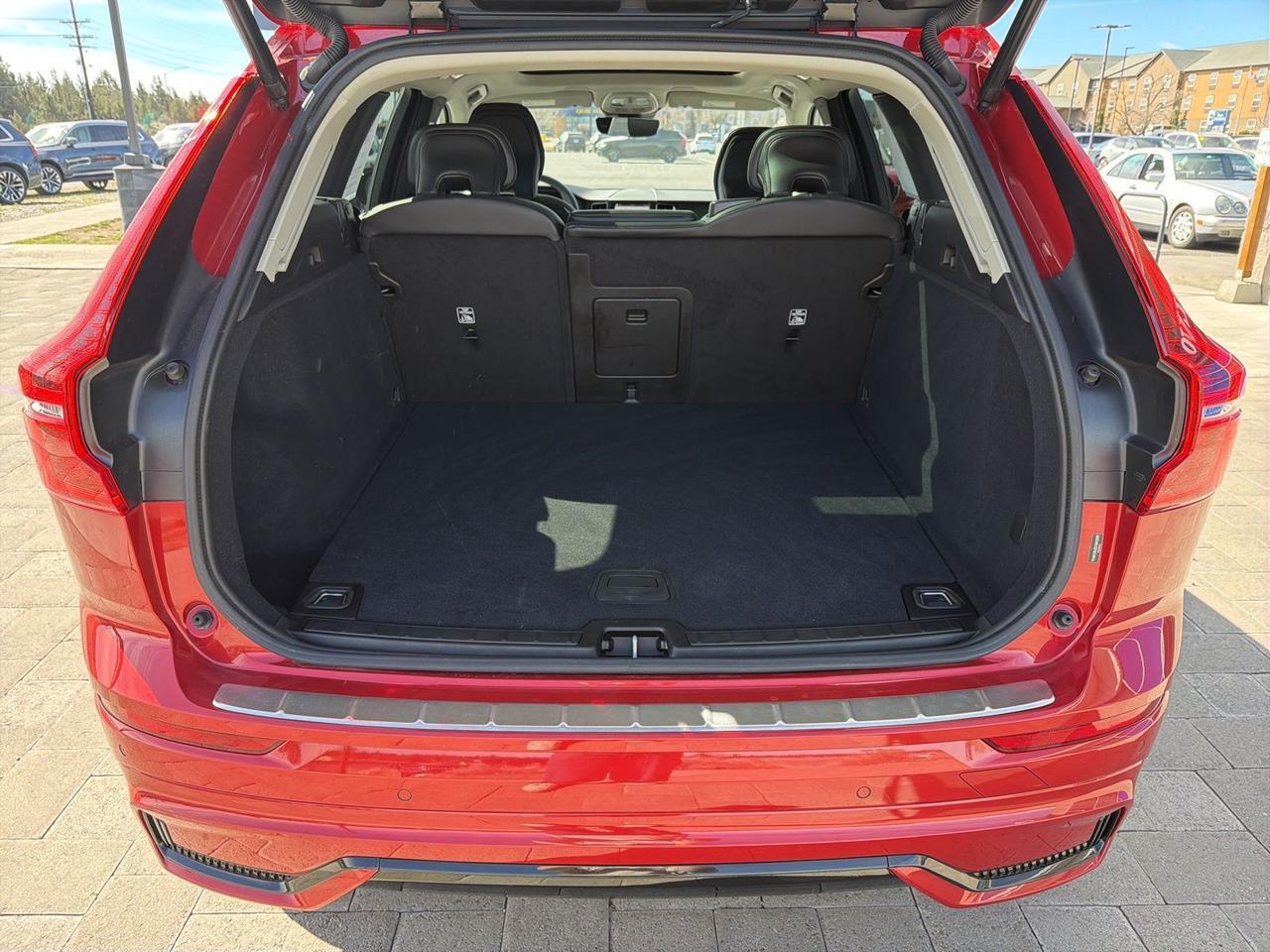 2025 Volvo XC60 B5 Core Bend OR