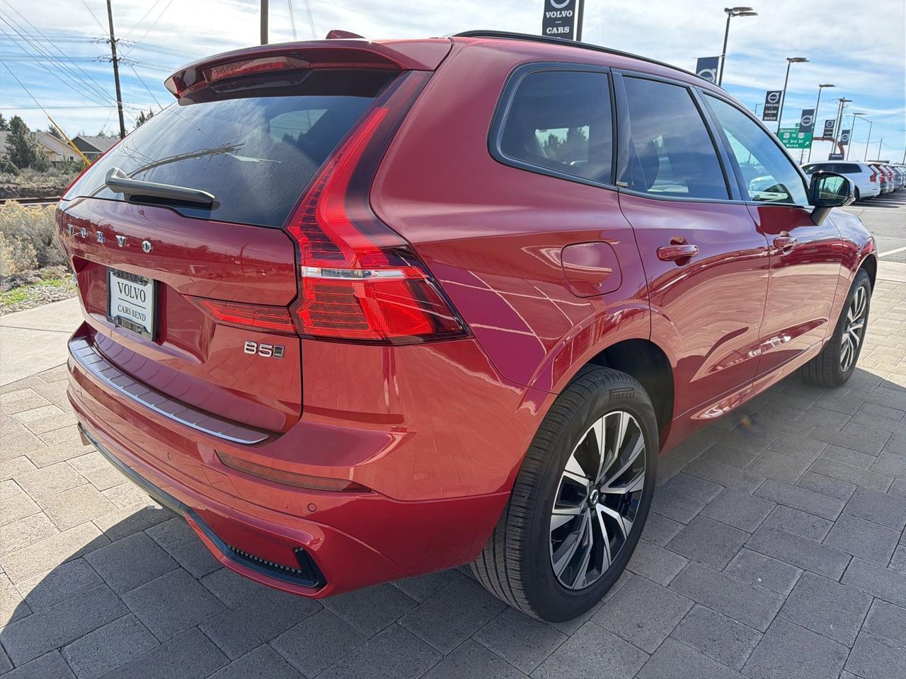 2025 Volvo XC60 B5 Core Bend OR