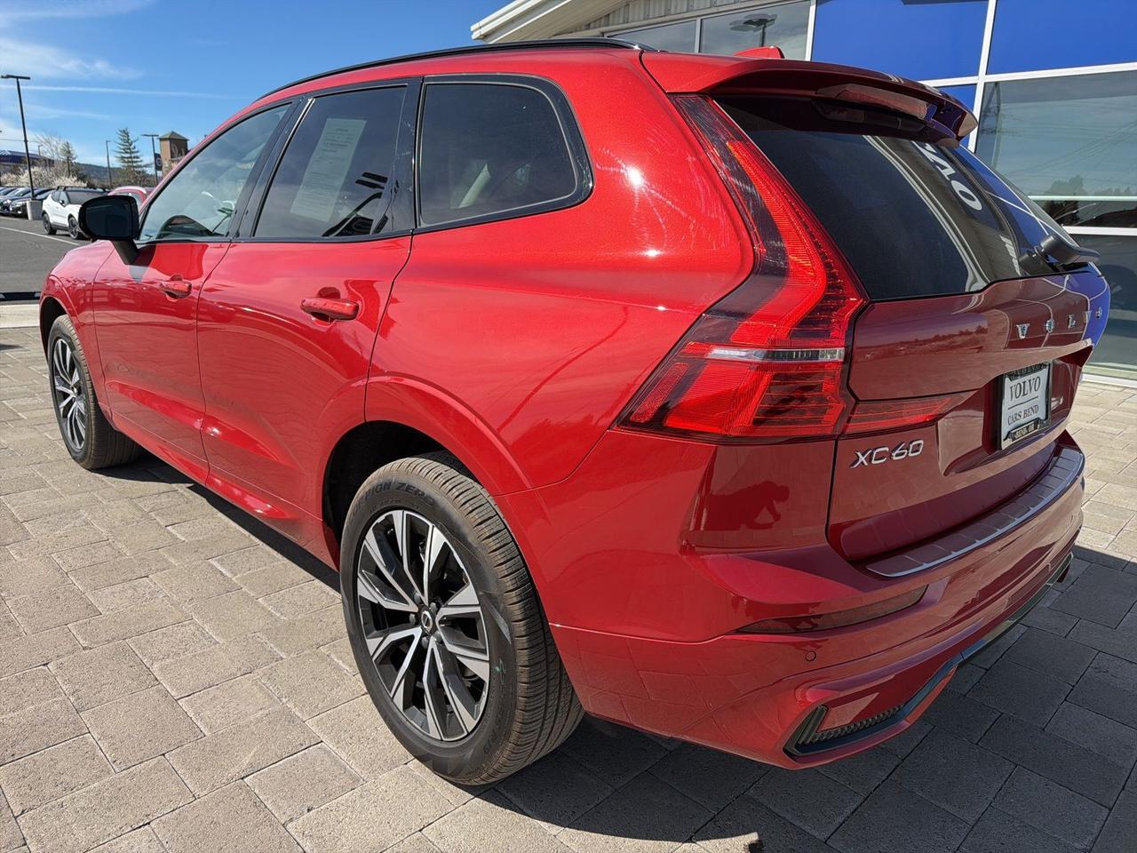 2025 Volvo XC60 B5 Core Bend OR