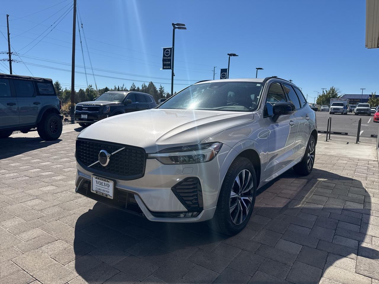 2025 Volvo XC60 B5 Core Bend OR