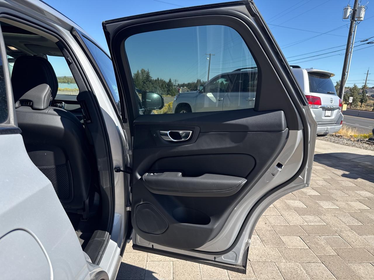 2025 Volvo XC60 B5 Core Bend OR