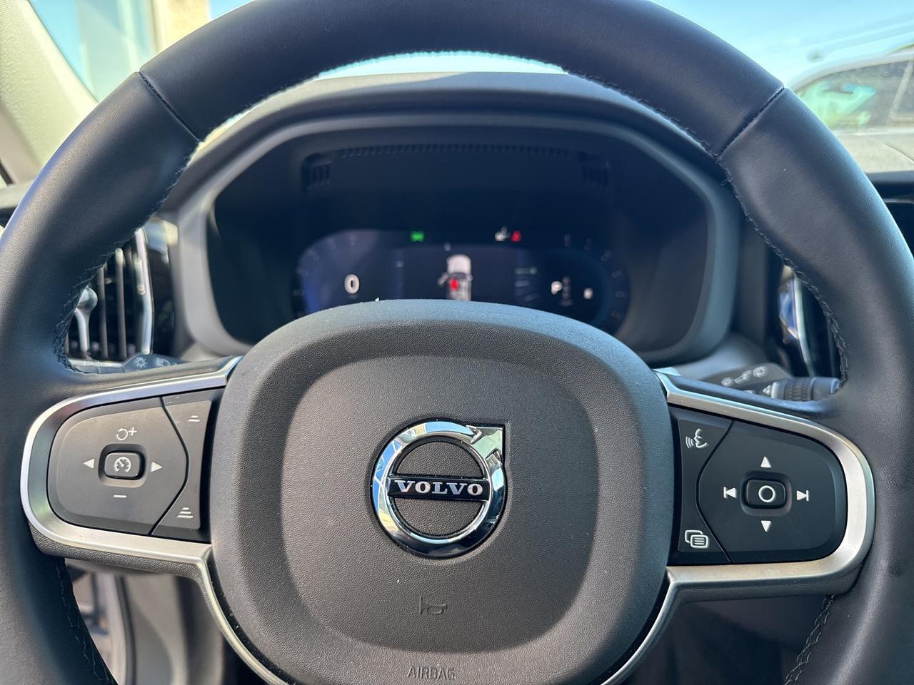 2025 Volvo XC60 B5 Core Bend OR