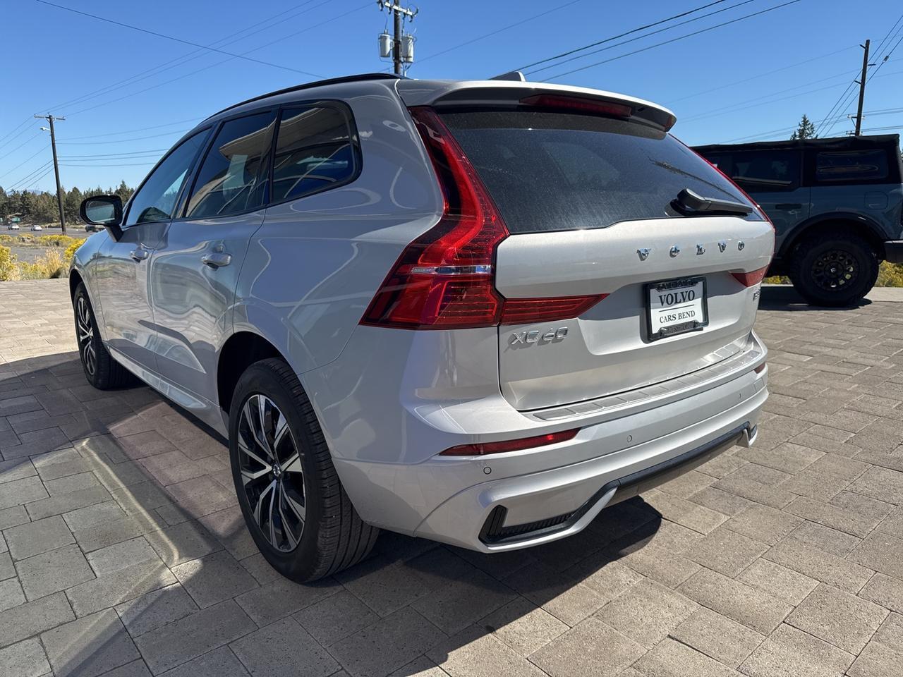2025 Volvo XC60 B5 Core Bend OR