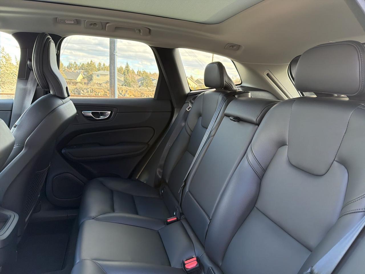 2025 Volvo XC60 B5 Core Bend OR