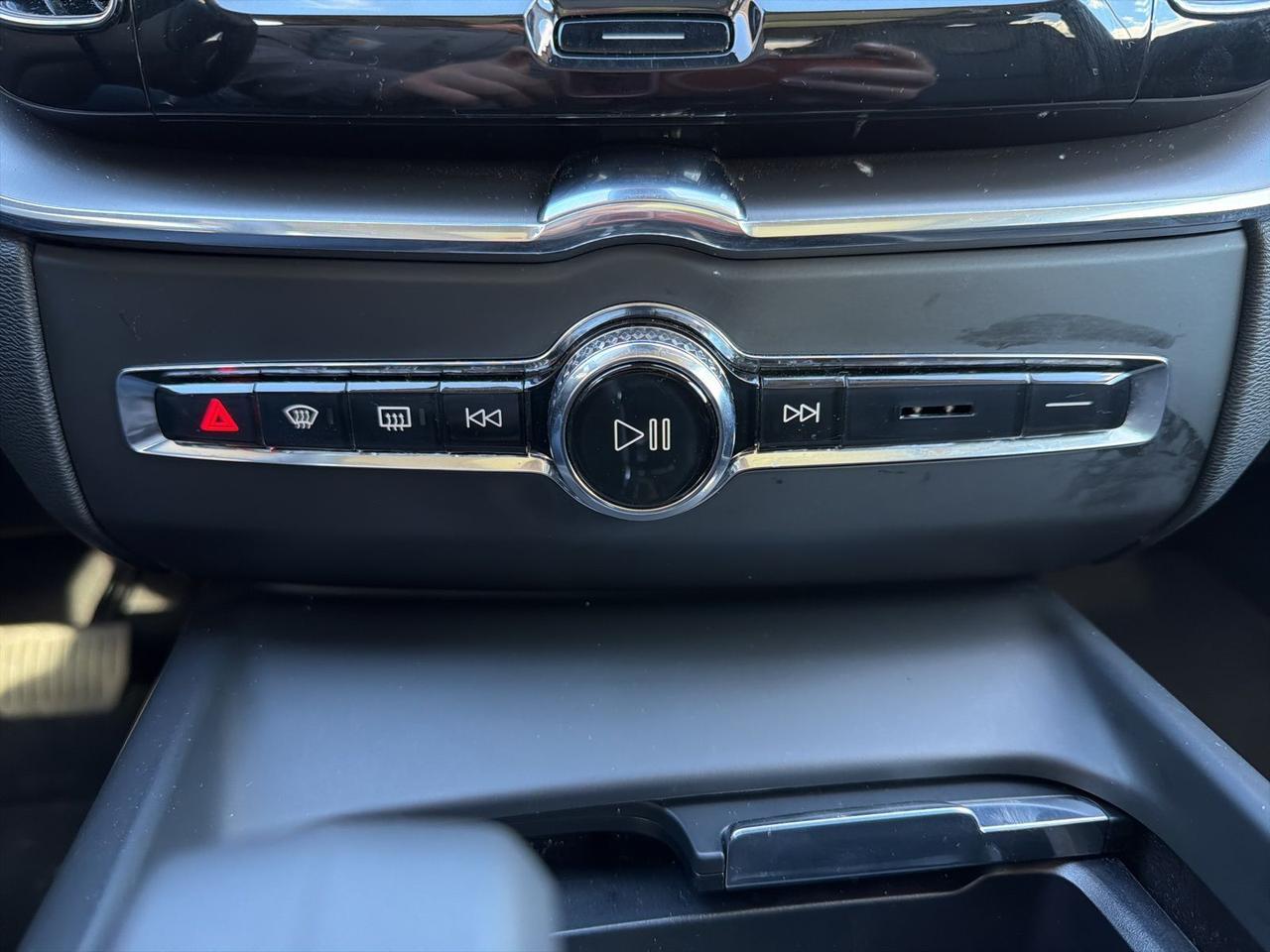 2025 Volvo XC60 B5 Core Bend OR