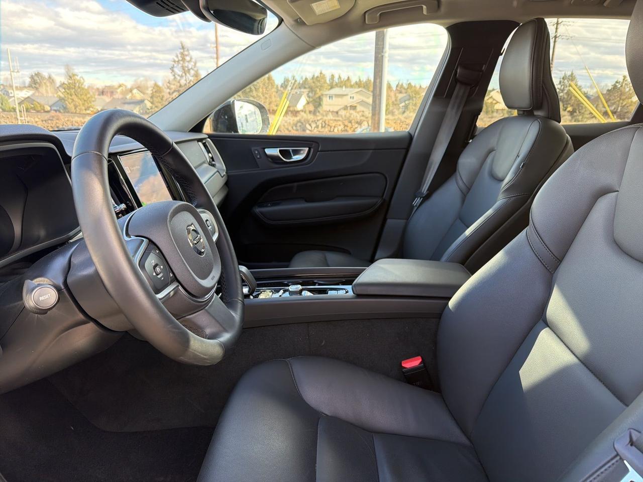 2025 Volvo XC60 B5 Core Bend OR
