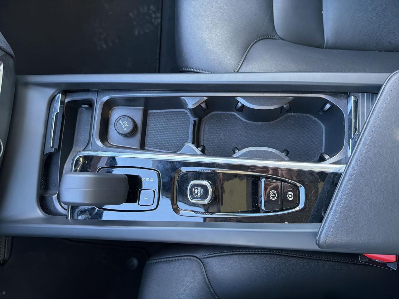 2025 Volvo XC60 B5 Core Bend OR