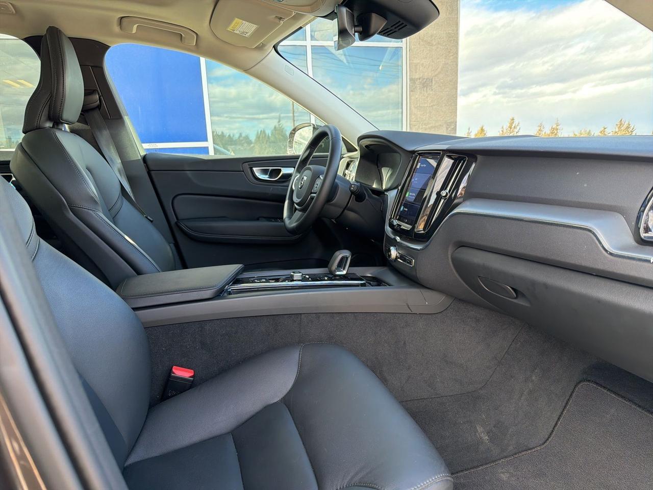 2025 Volvo XC60 B5 Core Bend OR