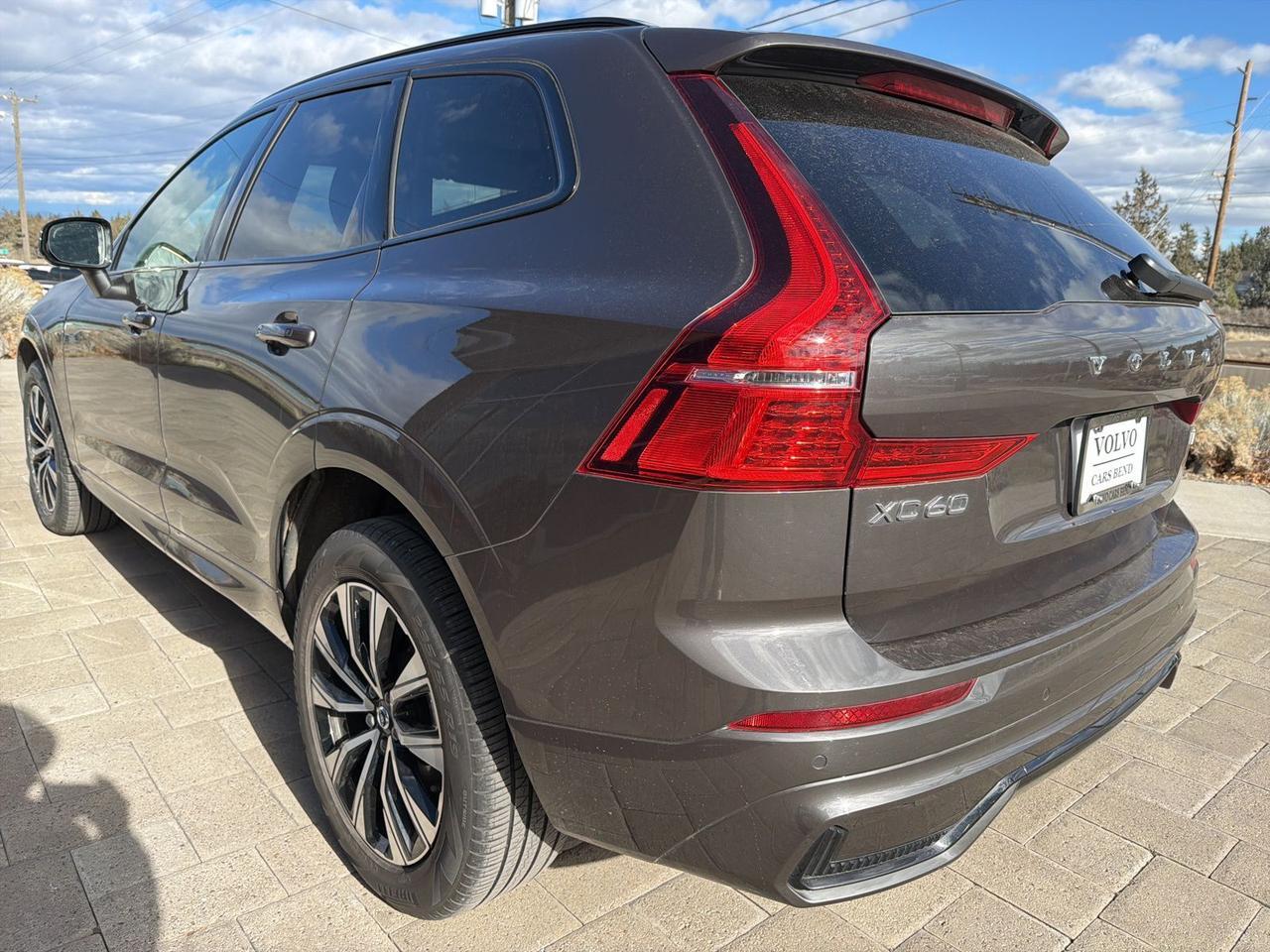 2025 Volvo XC60 B5 Core Bend OR