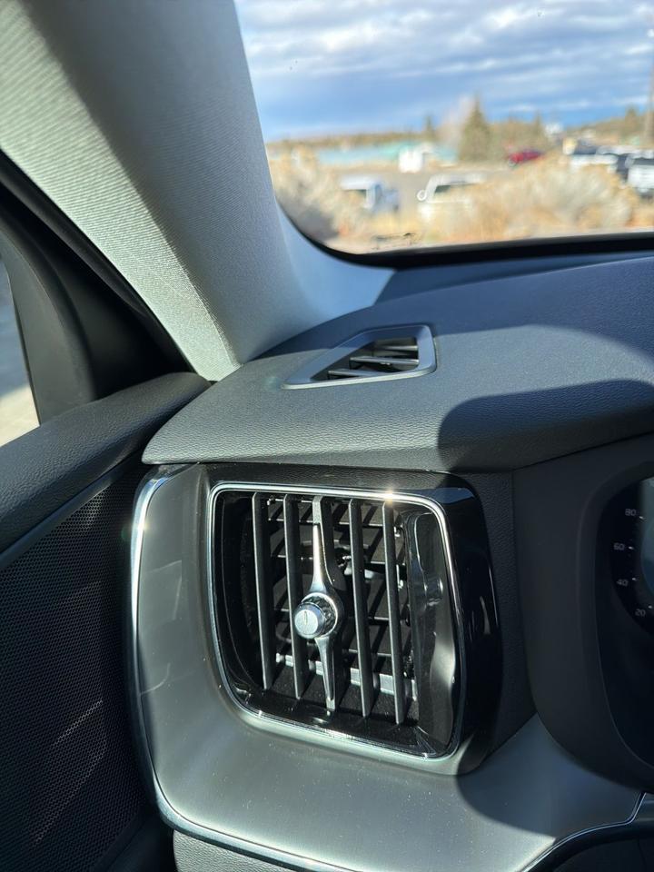 2025 Volvo XC60 B5 Core Bend OR
