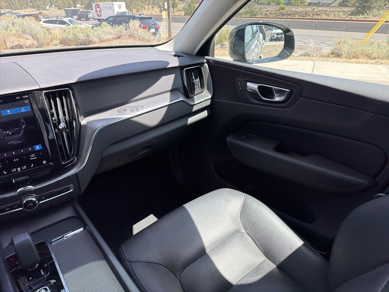 2025 Volvo XC60 B5 Core Bend OR