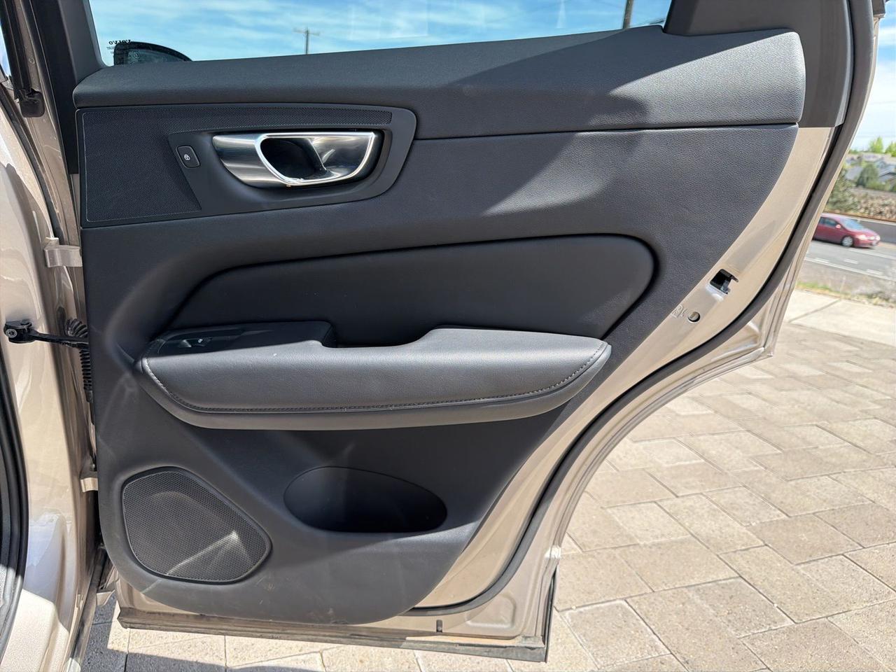 2025 Volvo XC60 B5 Core Bend OR