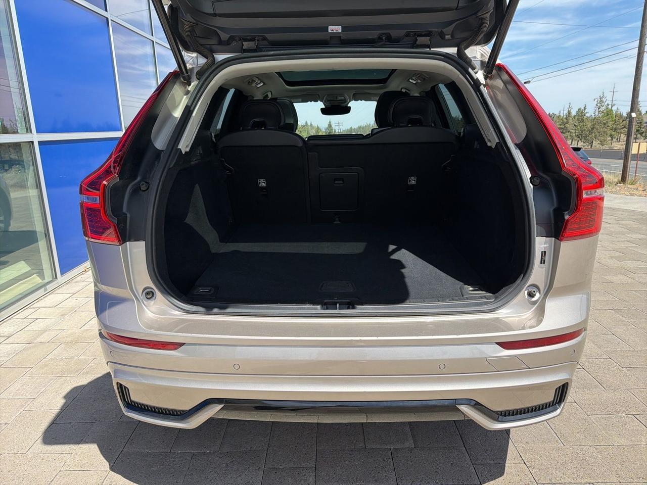 2025 Volvo XC60 B5 Core Bend OR