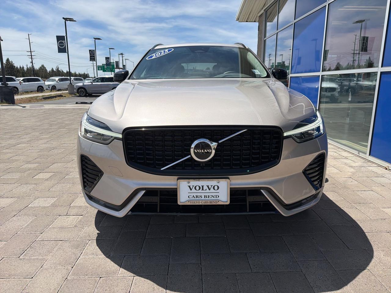 2025 Volvo XC60 B5 Core Bend OR