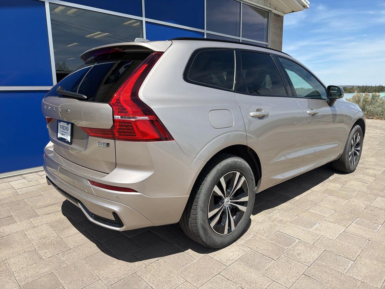 2025 Volvo XC60 B5 Core Bend OR
