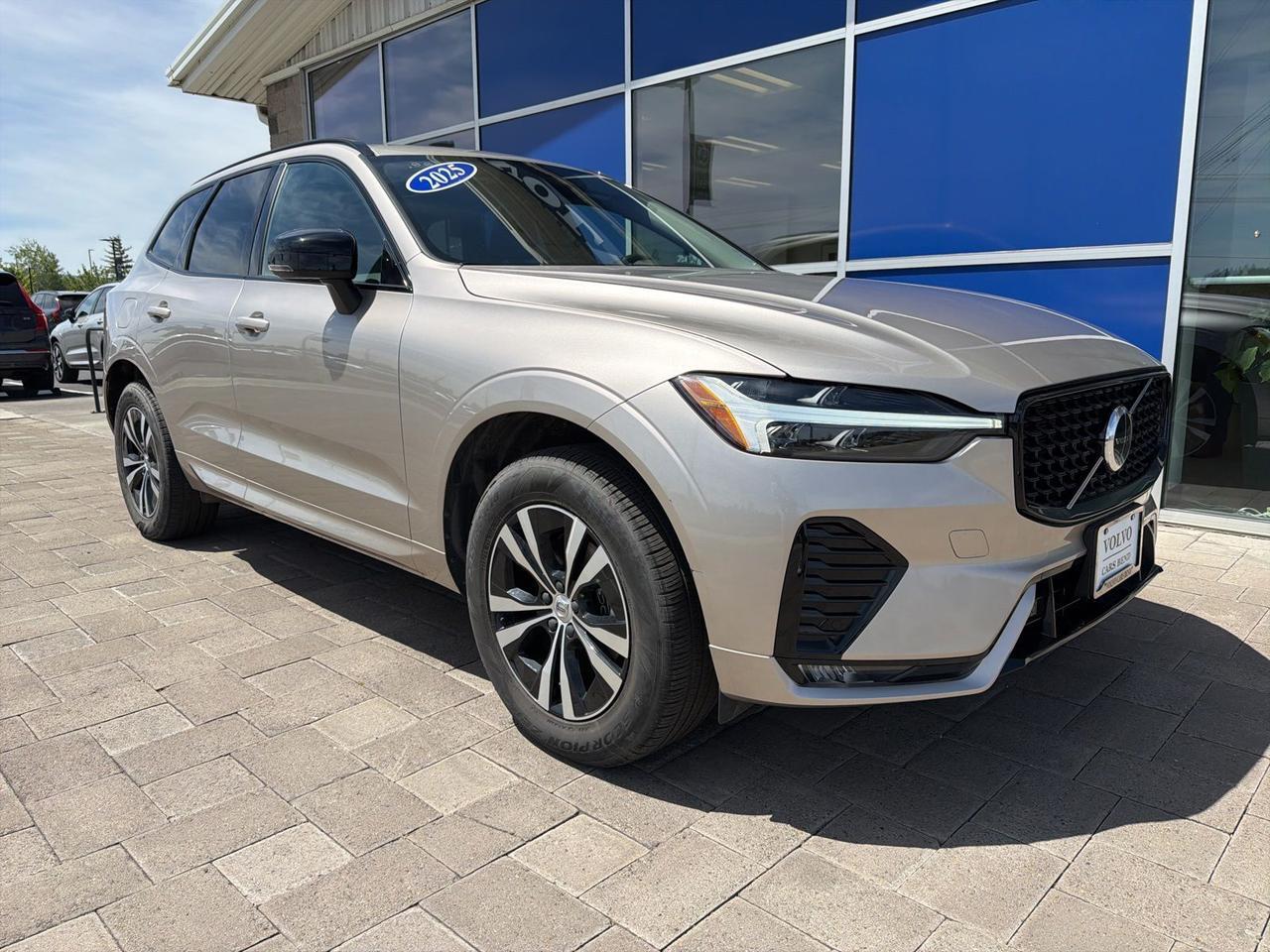 2025 Volvo XC60 B5 Core Bend OR