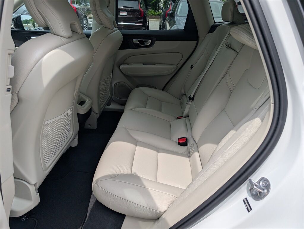 2025 Volvo XC60 B5 Core Hunt Valley MD