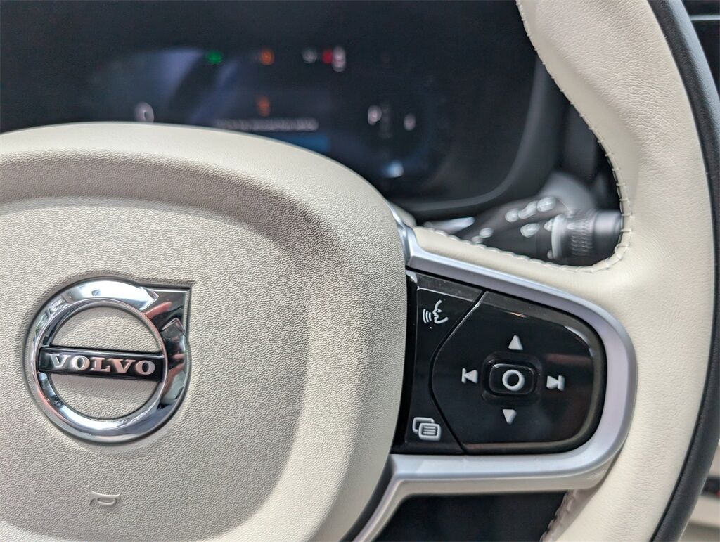 2025 Volvo XC60 B5 Core Hunt Valley MD