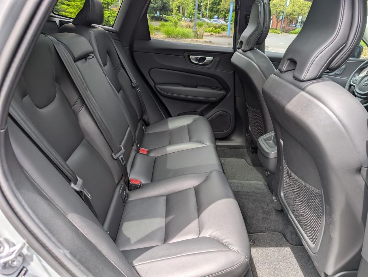 2025 Volvo XC60 B5 Hybrid AWD CORE | High Performance Audio, 19", Climate Pk * Portland OR