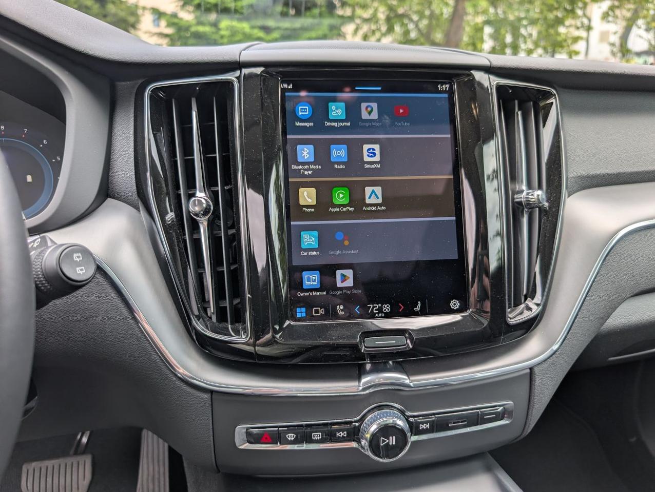 2025 Volvo XC60 B5 Hybrid AWD CORE | High Performance Audio, 19", Climate Pk * Portland OR
