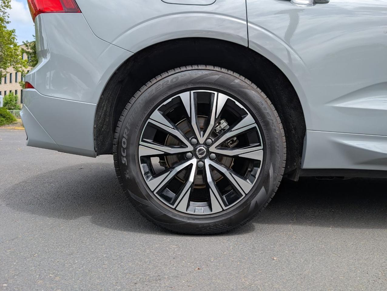 2025 Volvo XC60 B5 Hybrid AWD CORE | High Performance Audio, 19", Climate Pk * Portland OR