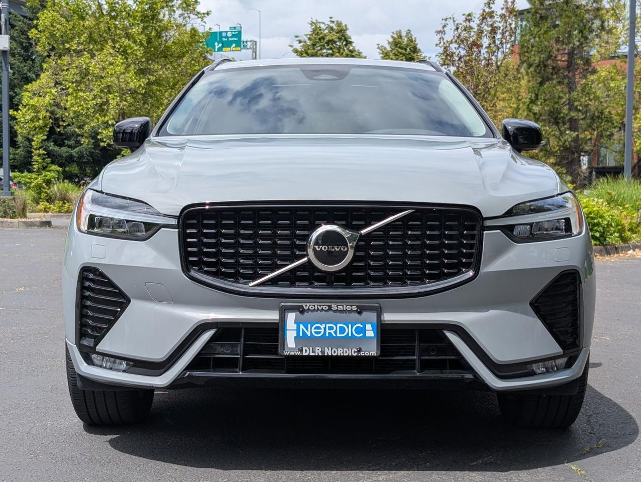 2025 Volvo XC60 B5 Hybrid AWD CORE | High Performance Audio, 19", Climate Pk * Portland OR