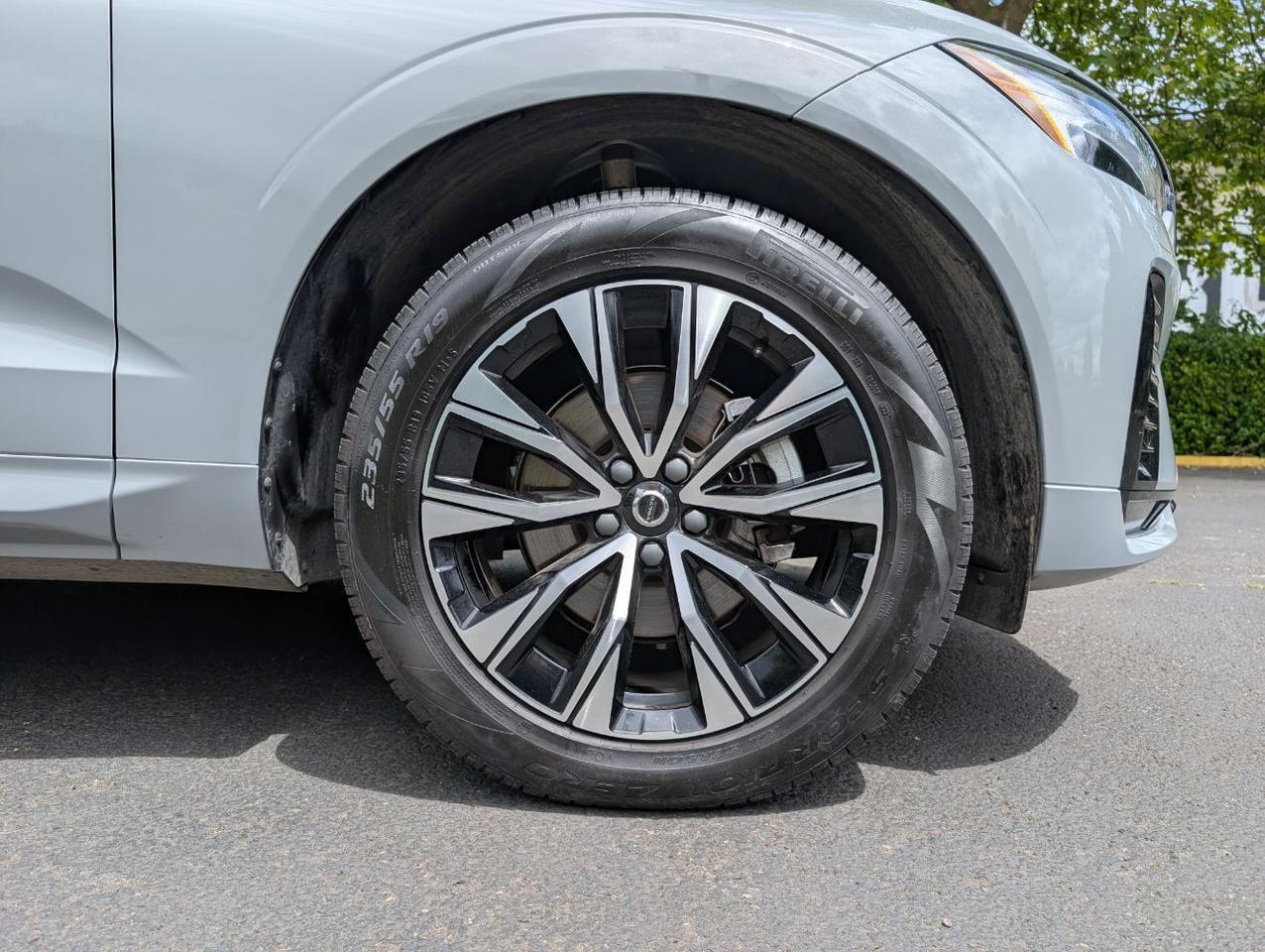 2025 Volvo XC60 B5 Hybrid AWD CORE | High Performance Audio, 19", Climate Pk * Portland OR