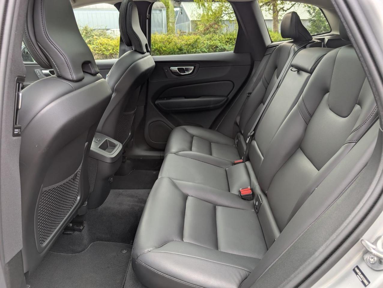 2025 Volvo XC60 B5 Hybrid AWD CORE | High Performance Audio, Panoramic Roof, 19" Wheels, 4 Heated Seats & Wheel Portland OR