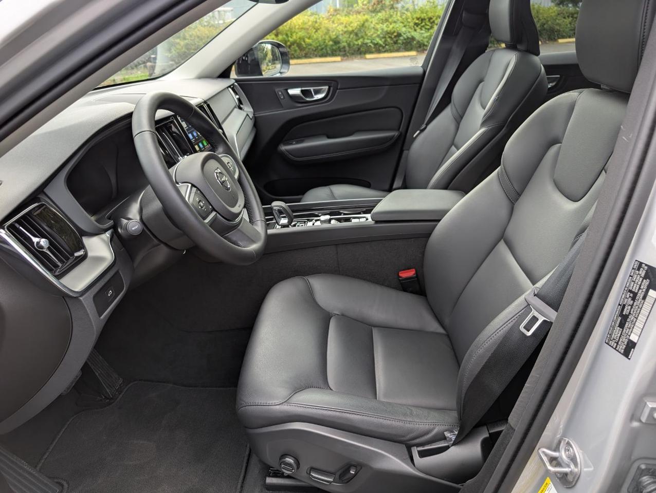 2025 Volvo XC60 B5 Hybrid AWD CORE | High Performance Audio, Panoramic Roof, 19" Wheels, 4 Heated Seats & Wheel Portland OR