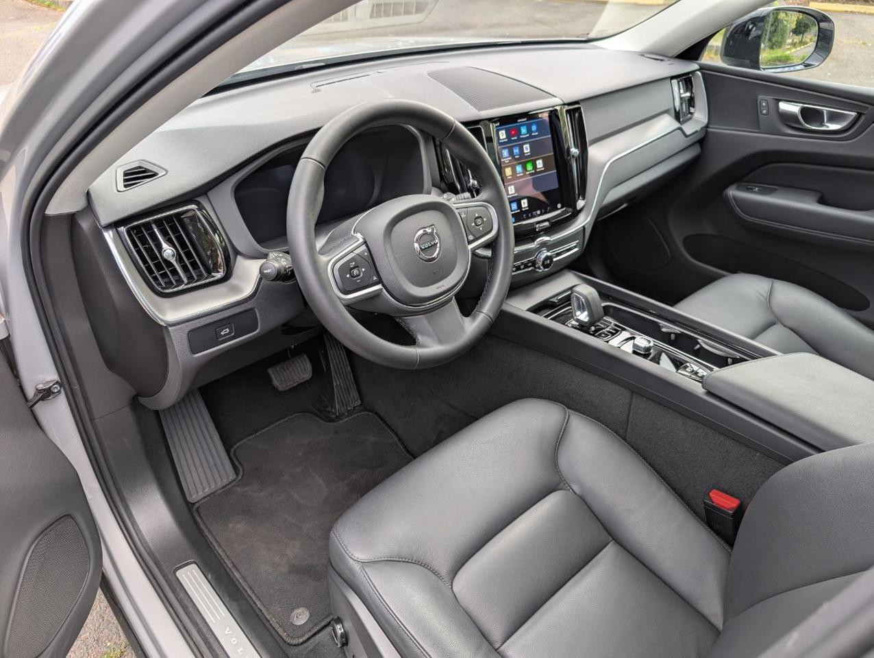 2025 Volvo XC60 B5 Hybrid AWD CORE | High Performance Audio, Panoramic Roof, 19" Wheels, 4 Heated Seats & Wheel Portland OR