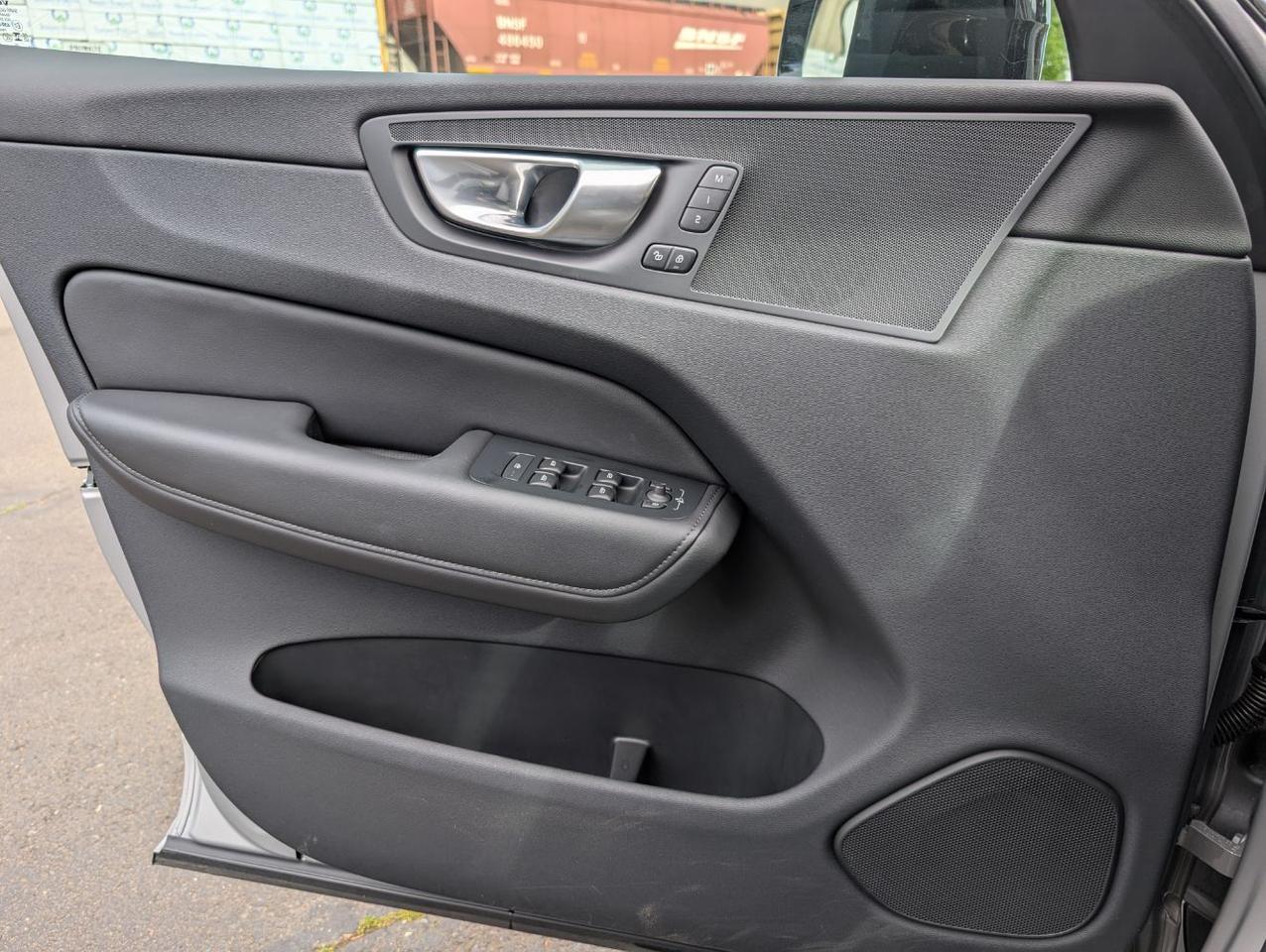 2025 Volvo XC60 B5 Hybrid AWD CORE | High Performance Audio, Panoramic Roof, 19" Wheels, 4 Heated Seats & Wheel Portland OR