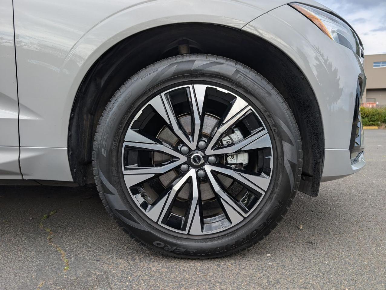 2025 Volvo XC60 B5 Hybrid AWD CORE | High Performance Audio, Panoramic Roof, 19" Wheels, 4 Heated Seats & Wheel Portland OR