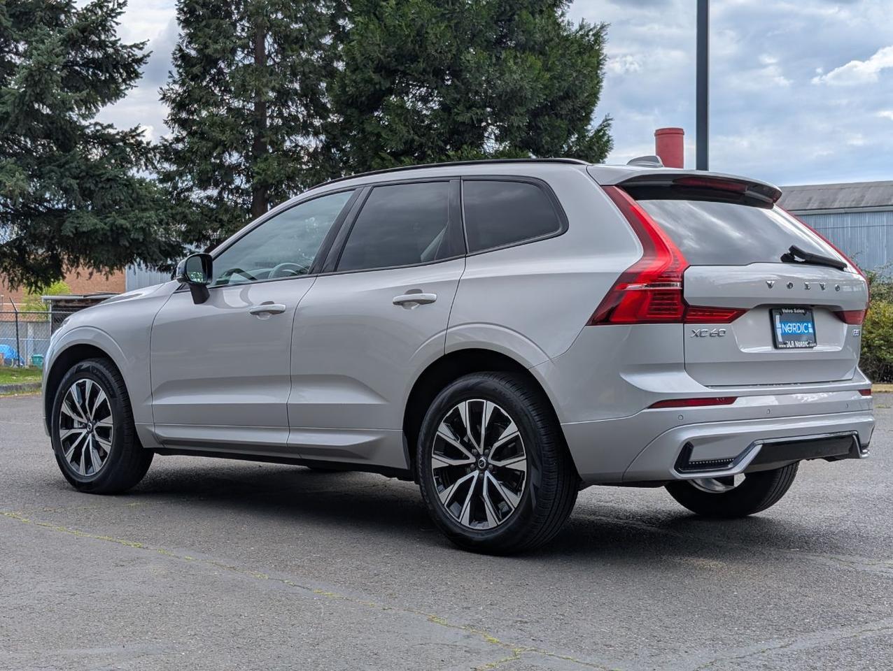 2025 Volvo XC60 B5 Hybrid AWD CORE | High Performance Audio, Panoramic Roof, 19" Wheels, 4 Heated Seats & Wheel Portland OR