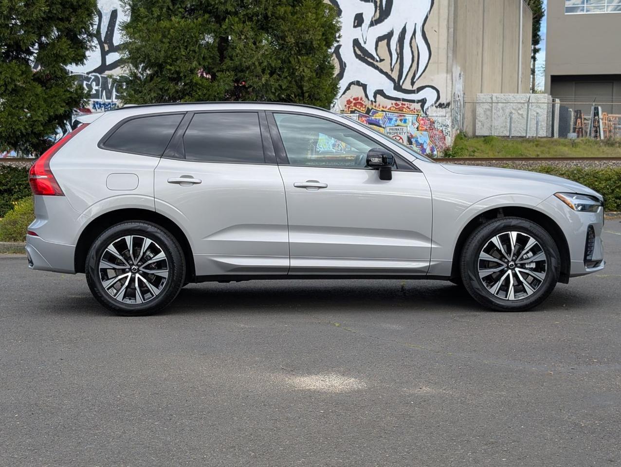 2025 Volvo XC60 B5 Hybrid AWD CORE | High Performance Audio, Panoramic Roof, 19" Wheels, 4 Heated Seats & Wheel Portland OR