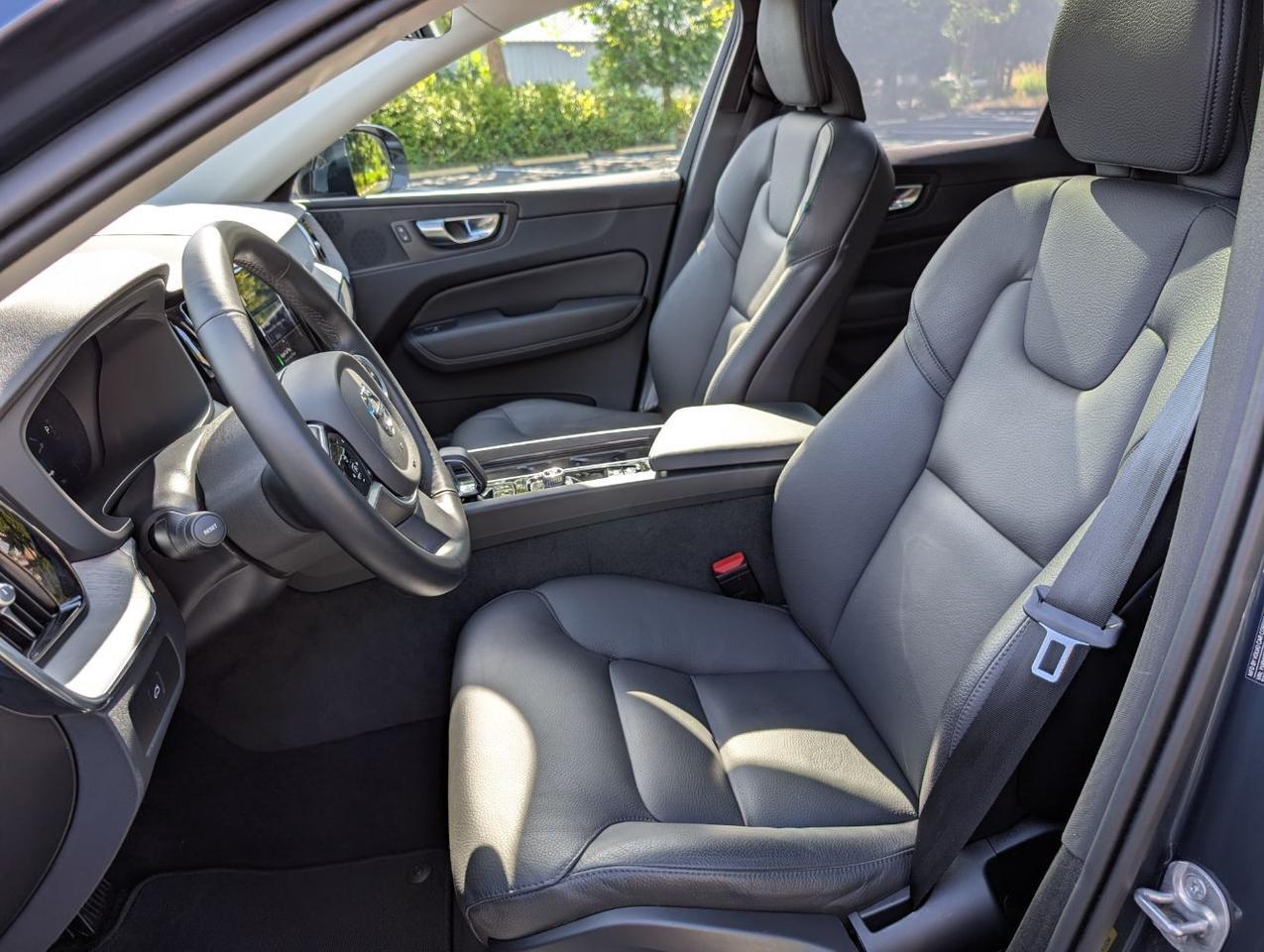 2025 Volvo XC60 B5 Hybrid AWD PLUS | High Performance Audio, Pilot Assist, 360 Cam, 4 Heated Seats & Wheel Portland OR